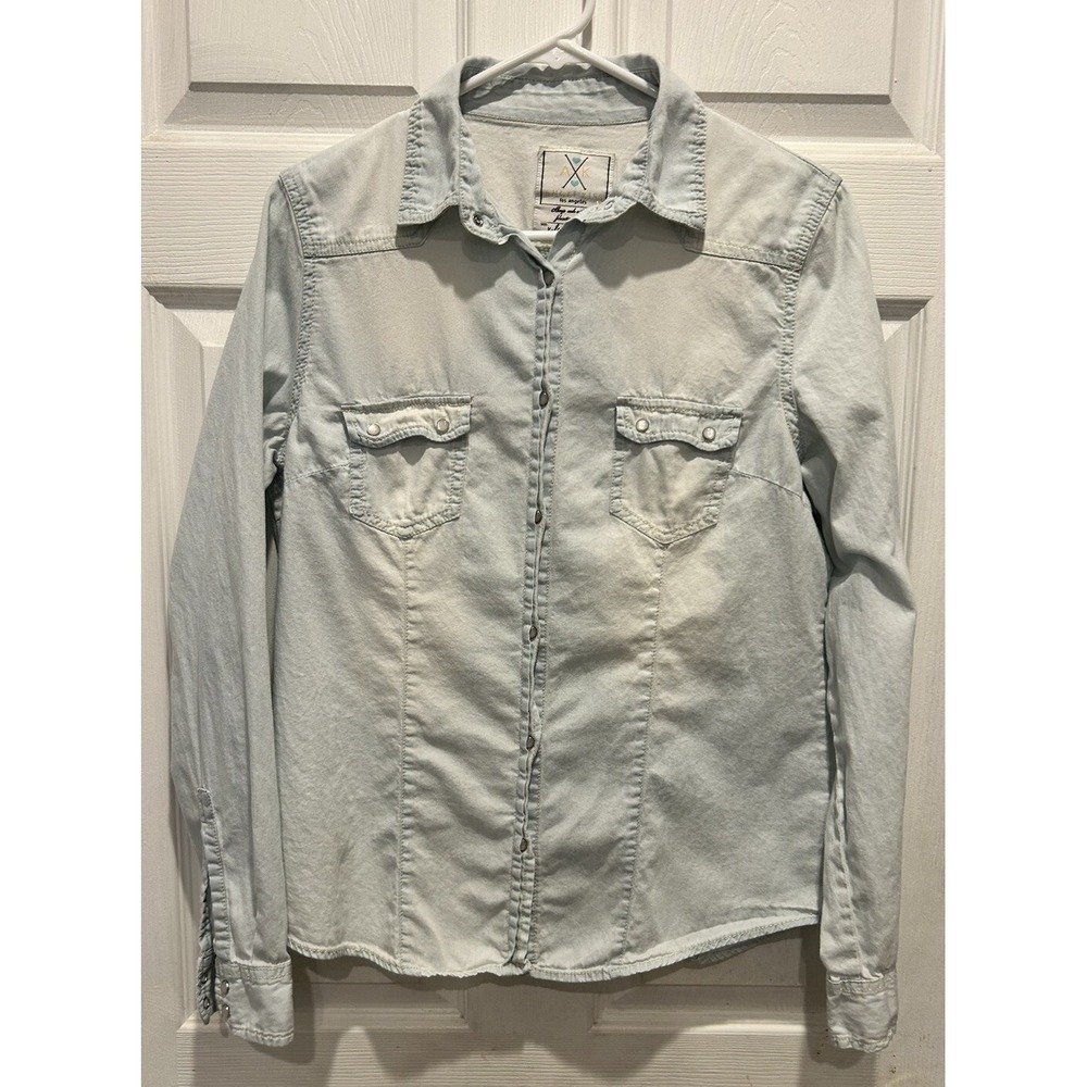Angel Kiss Womens XL Light Wash Denim Western Snap Button Down Shirt Chambray